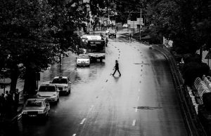 Salgın Sürecinde Neden Bazı İnsanlar Hala Dışarı Çıkıyor?